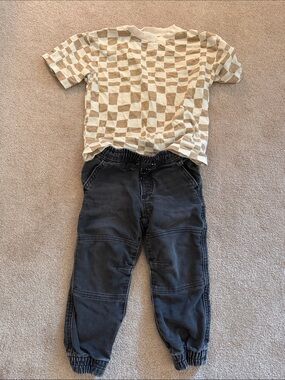 Gap Casual Elastic-Waist Jogger Pants in Black & Rylee & Cru top